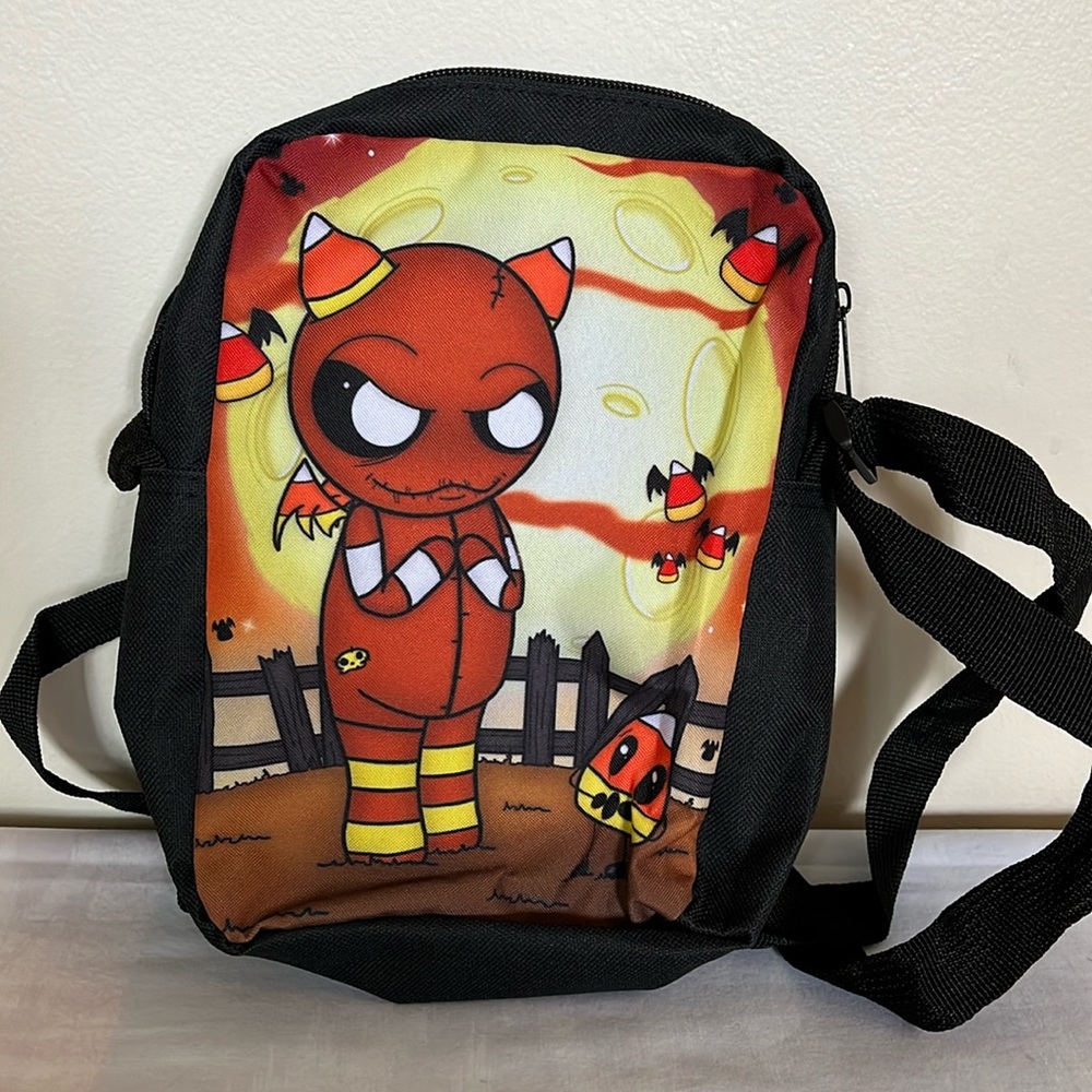 👀cartoonish print little lunch bag or 4 your basic hangout daily personal stuff